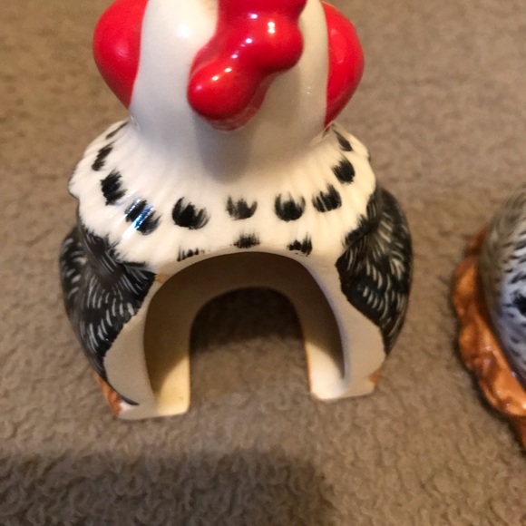 Rooster & Hen Salt & Pepper Shakers Set - Picture 5 of 6